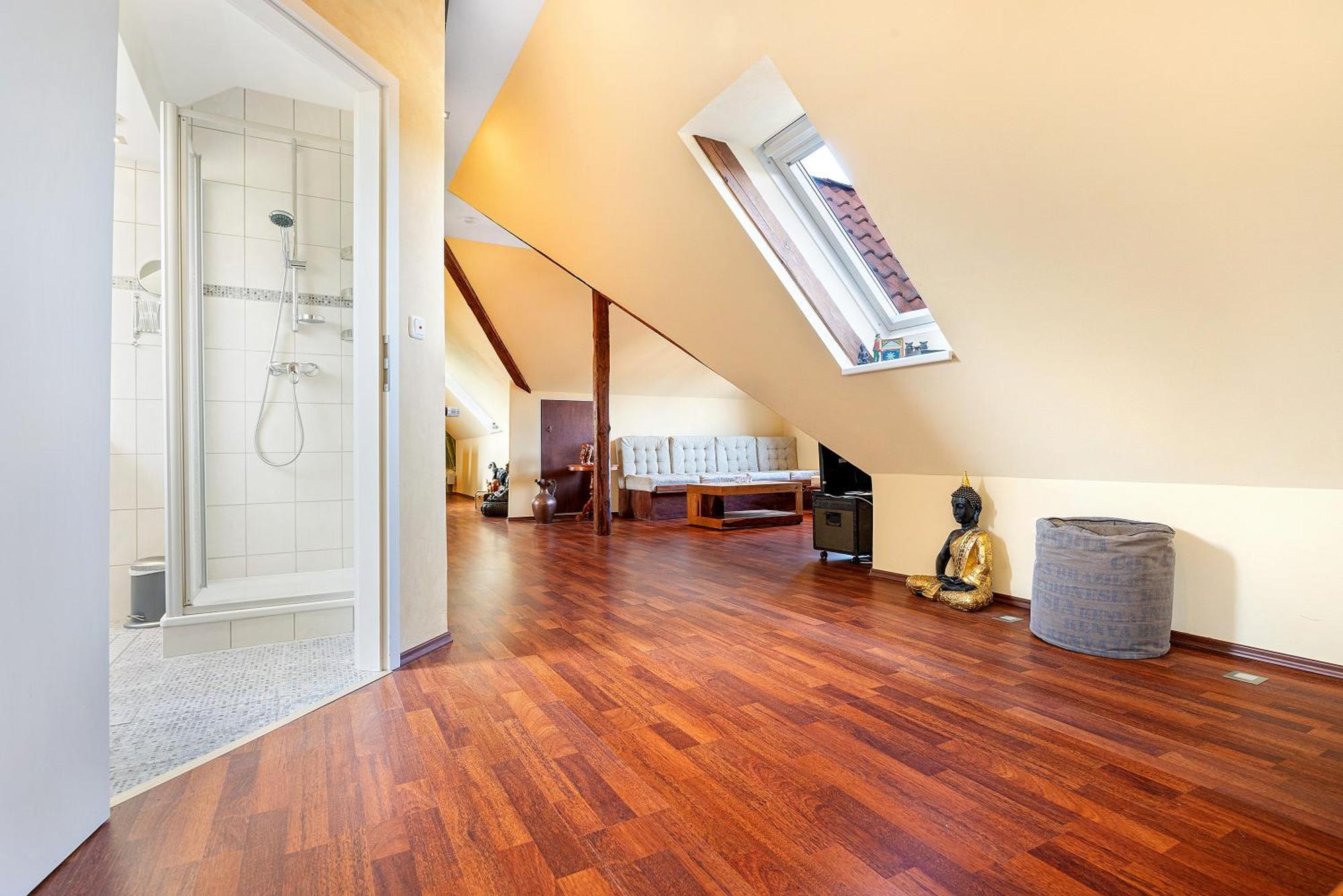 Dachgeschosswohnung Wohllebe Апартаменты *